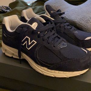 Classic new balance shoes (2002r)